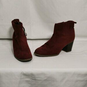 Burgundy Old Navy Booties Size 8 EUC #42